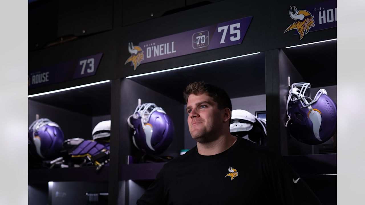 今永選手CUBポストシーズンWC進出ロッカーROOM選手使用フーディL 今永