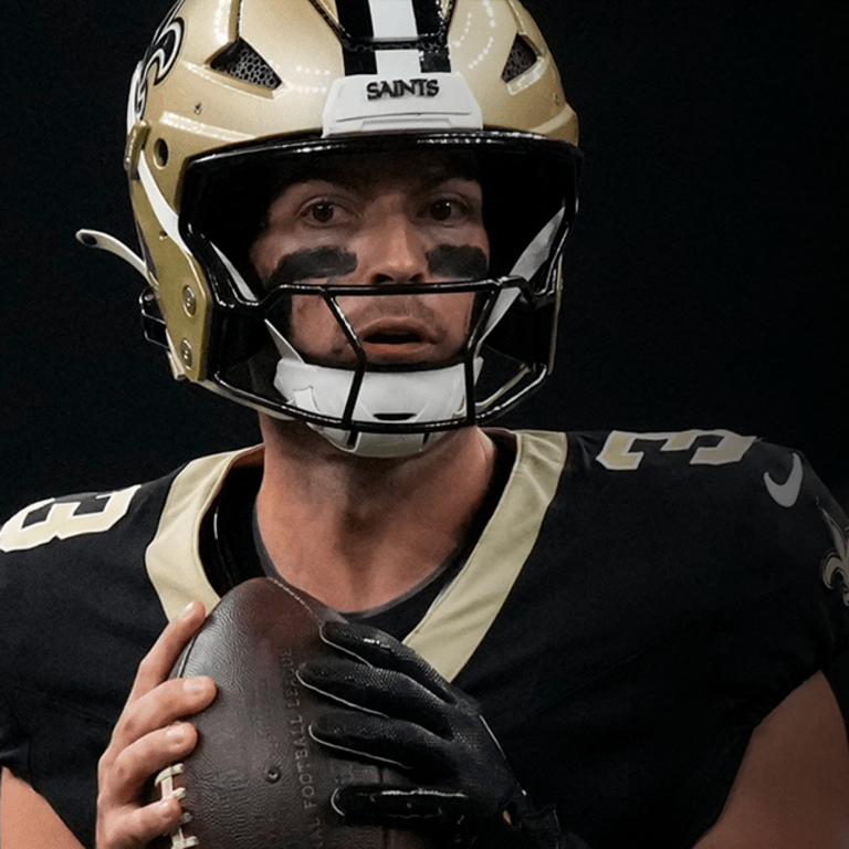 Quarterback gloves deals