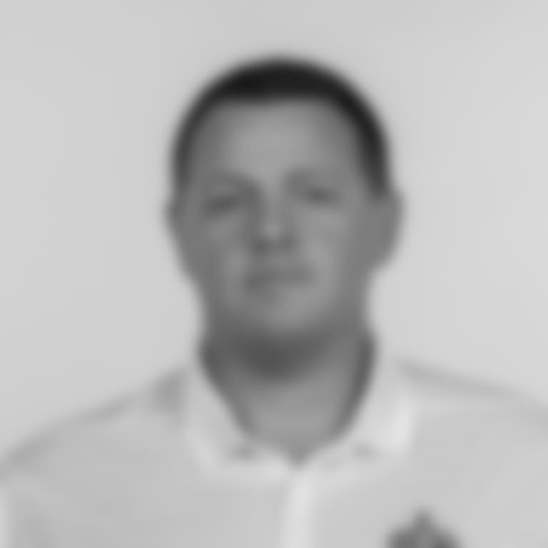 Gallery-2025-Coach-Headshots-TJ-Paganetti-1