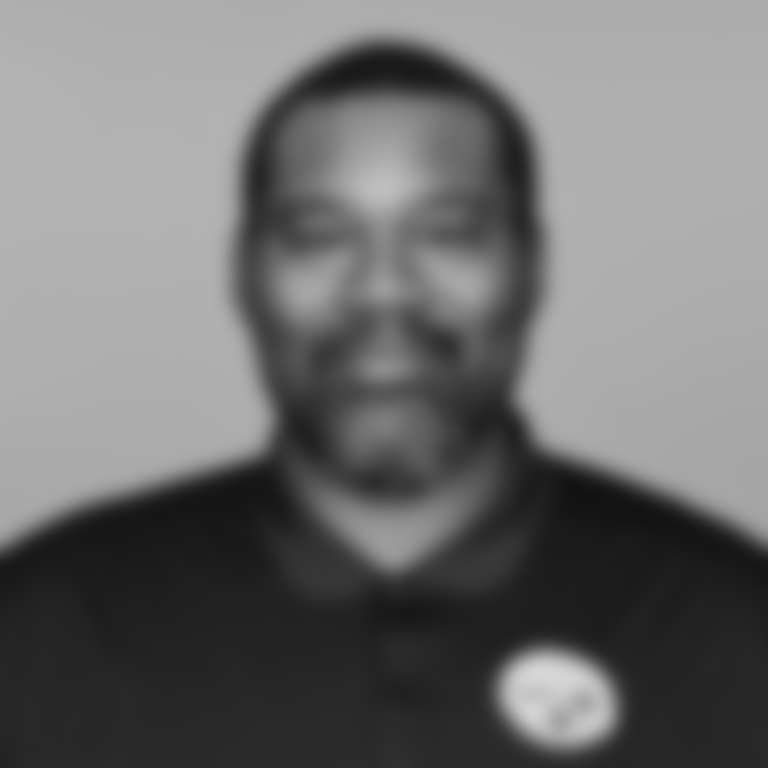 Evans_Jahri_Headshot