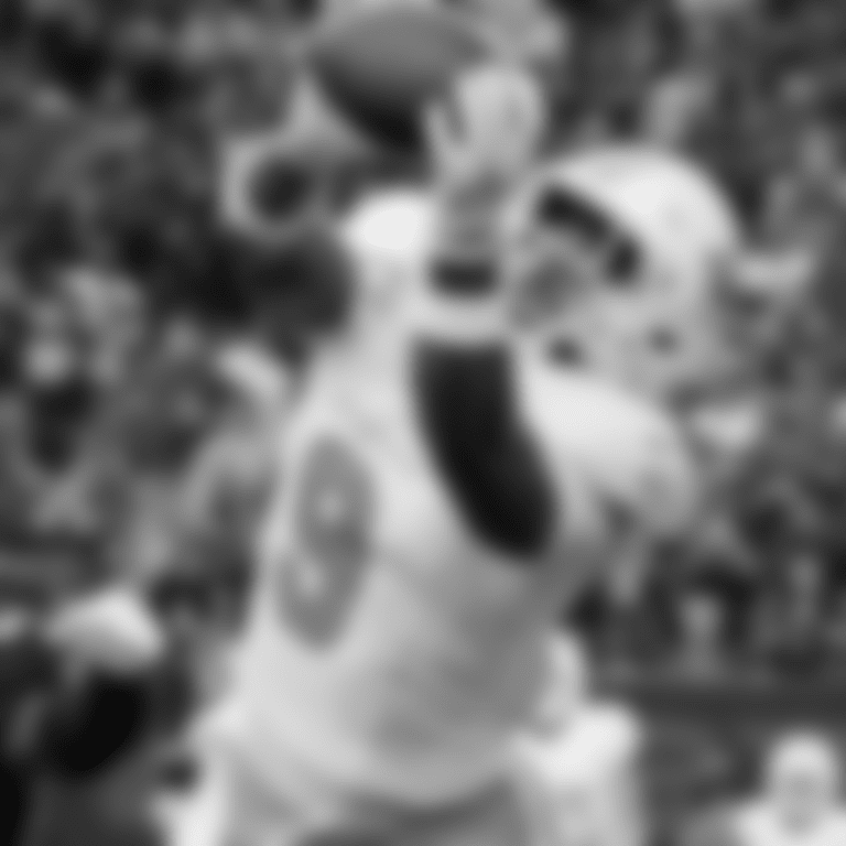 bio-action-shot-Jonnu_Smith_Dolphins