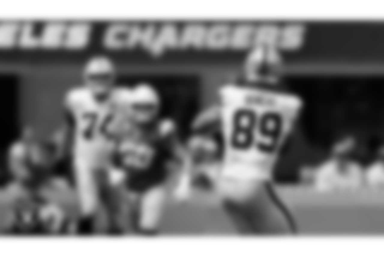 Las Vegas Raiders tight end Brock Bowers (89) during the regular season away game against the Los Angeles Chargers at SoFi Stadium.
