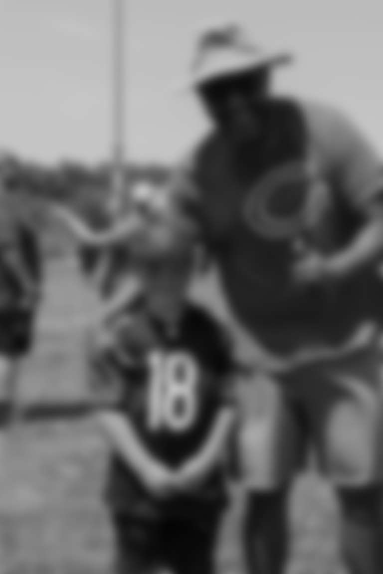 Article Centerpiece With Logos_0013s_0022__BB17856.JPG