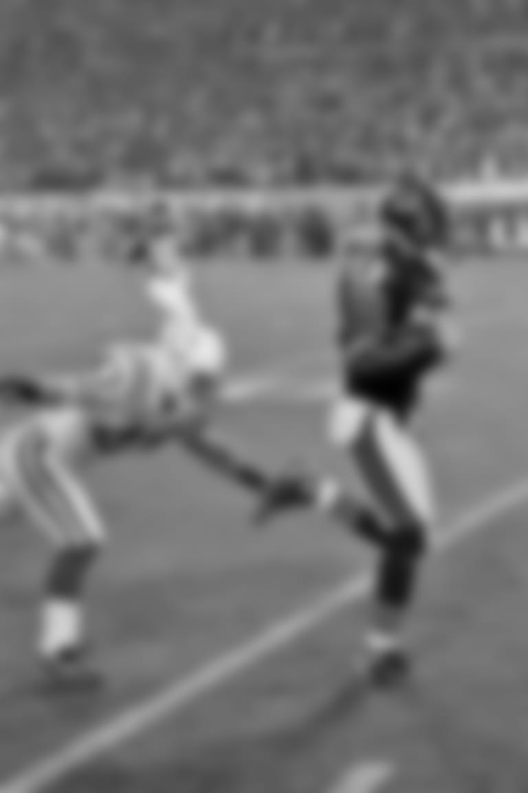 hester-sb_0007_SB 020407 game_0317.JPG