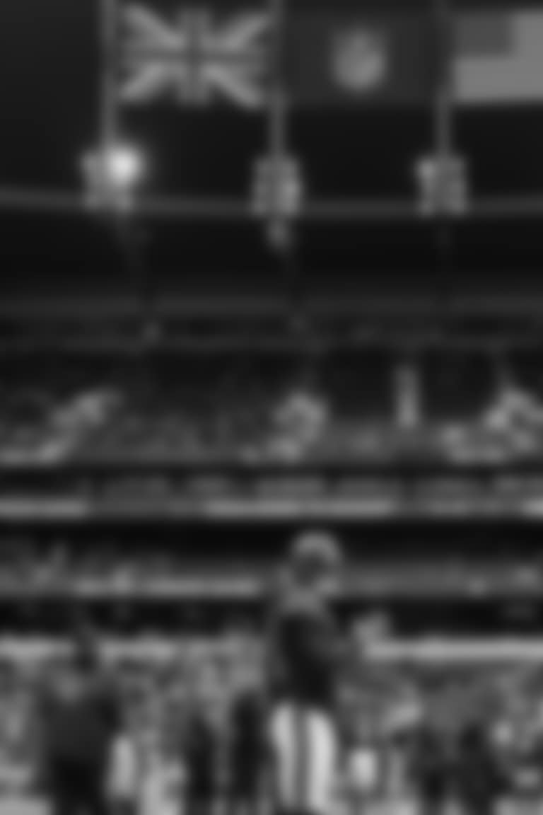 Caleb-London-warmups