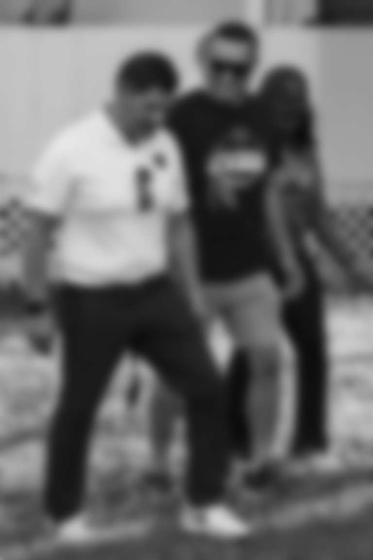 Article Centerpiece With Logos_0013s_0011__BB17723.JPG