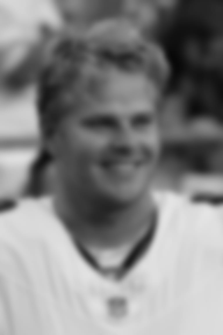 Centerpiece With Logos-Kevin Meyers MacBook Pro_0004__BB19883