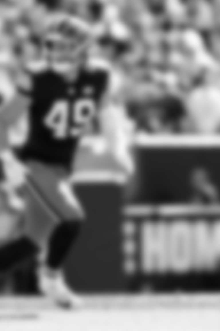 Linebacker Carson Schwesinger (49) during a NFL football game between the Cincinnati Bengals and Cleveland Browns on September 7, 2025 at Huntington Bank Field. The Browns lost 16-17.