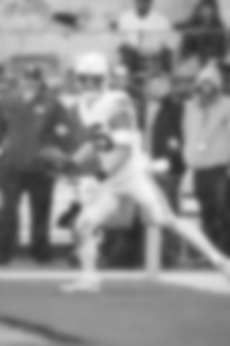 Arizona Cardinals tight end Trey McBride (85) during the Week 13 regular season game between the Arizona Cardinals and the Pittsburgh Steelers on Sunday, Dec 3, 2023 in Pittsburgh, PA.