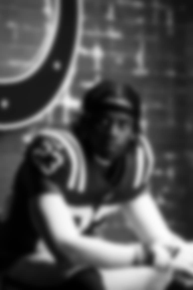 23 CB Kenny Moore II