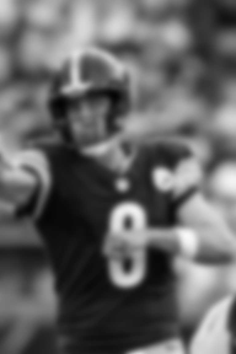 Parallax_Rodgers_Aaron_2025_Throw_Washington