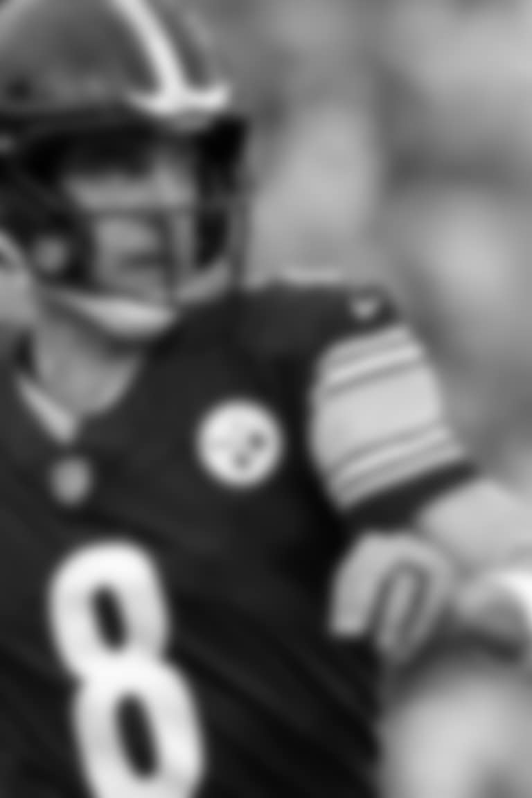 Parallax_Rodgers_Aaron_2025_Throw