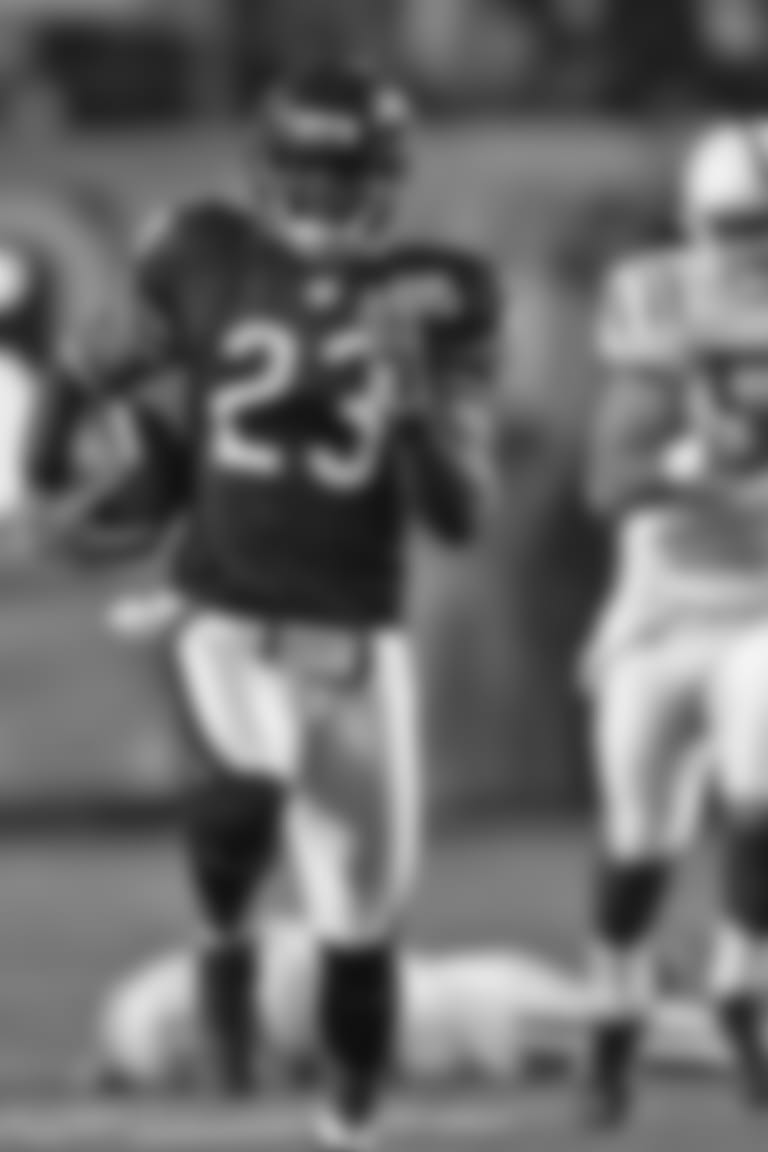 hester-sb_0006_SB 020407 game_0307.JPG