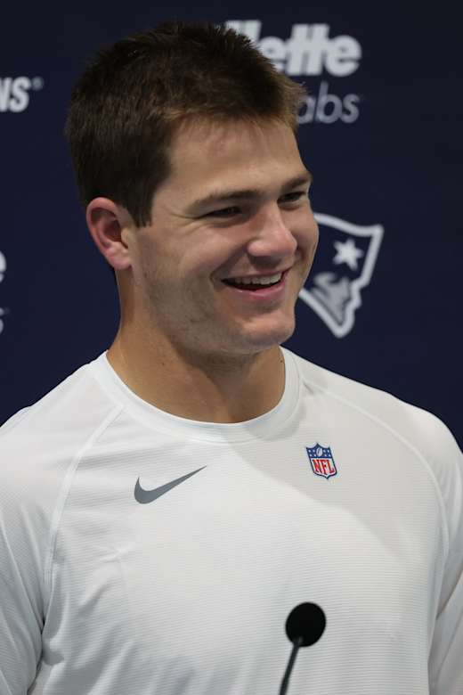 Drake Maye 10/18: "Ready to go for Sunday"