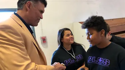 image: News Gold Jackets Join Students for No One Eats Alone Day Thumbnail