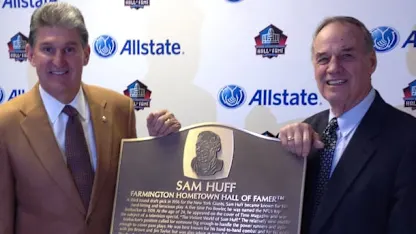 image: Huff honored in Farmington, W.Va.