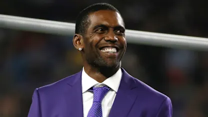 image: News Randy Moss Sends Artifacts to Hall of Fame Thumbnail