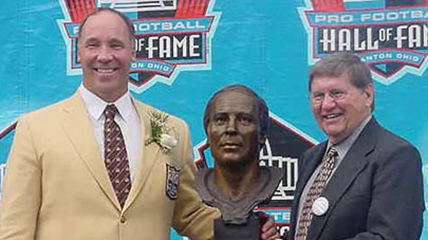 image: Gallery Class of 2003<br>Enshrinement Day - image: 