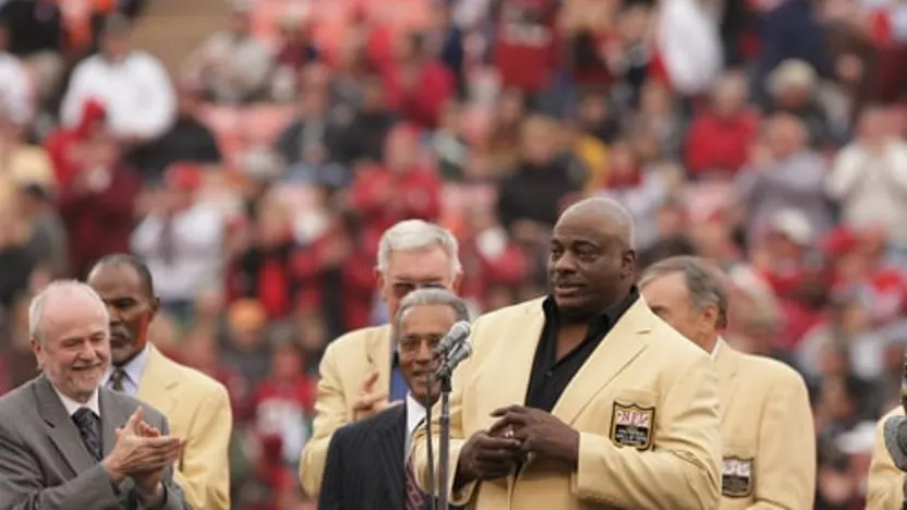image: Gallery Dean receives Hall of Fame ring - image: 