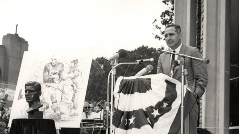 image: Gallery Charley Trippi - Class of 1968 - image: 