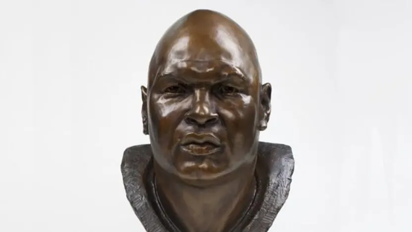 image: Gallery The Class of 2010 Busts - image: 