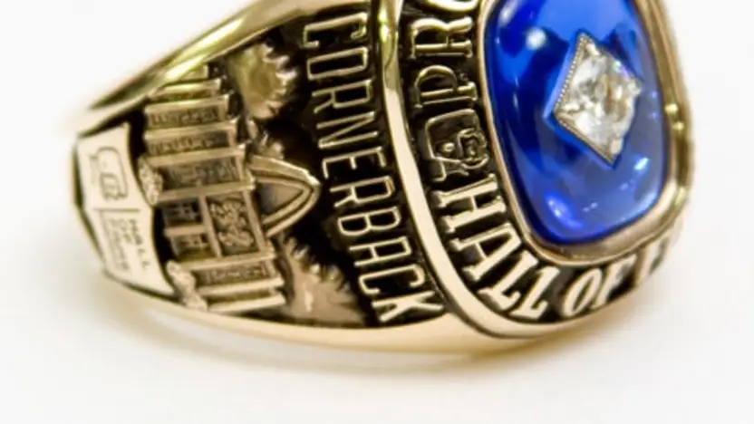image: Gallery Emmitt Thomas' ring presentation - image: 