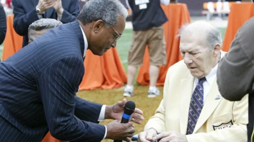 image: Gallery Gene Hickerson's Hall of Fame Ring Ceremony - image: 