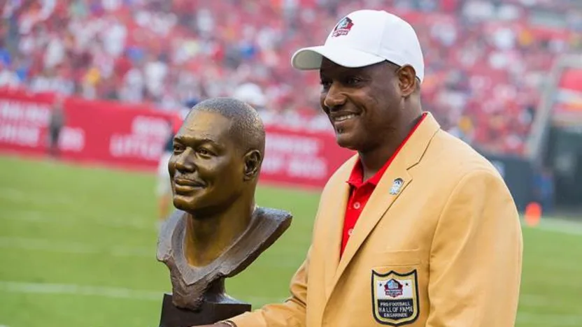 image: Gallery Derrick Brooks' Hall of Fame Ring Presentation - image: 