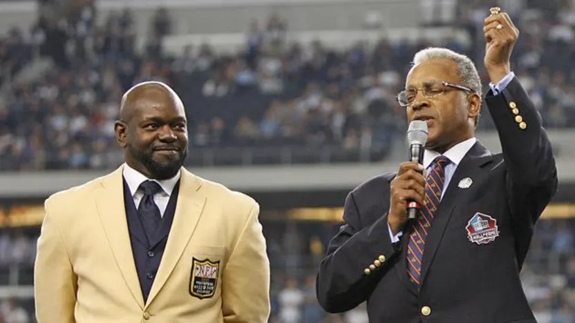 image: Gallery Emmitt Smith receives his Hall of Fame ring - image: 