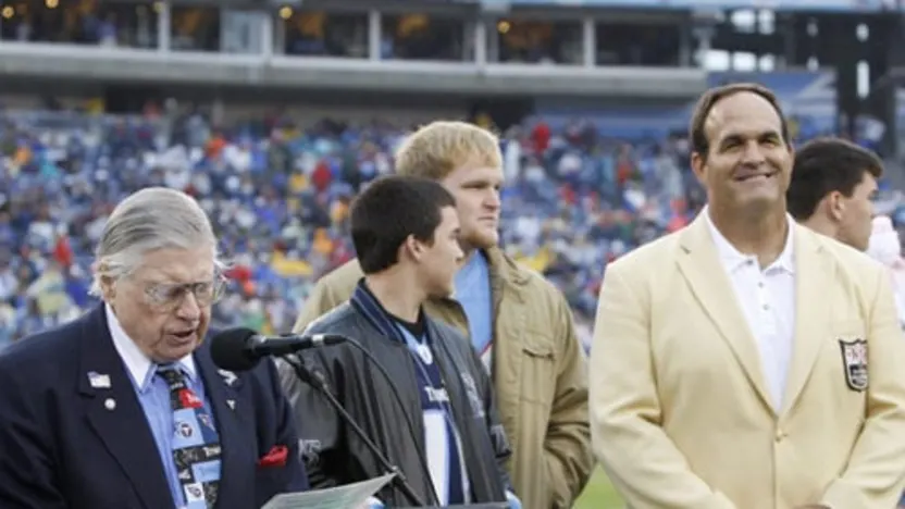 image: Gallery Bruce Matthews' Hall of Fame ring presentation - image: 