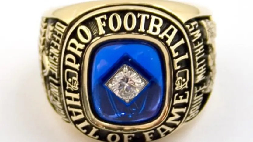 image: Gallery Bruce Matthews' Hall of Fame ring presentation - image: 