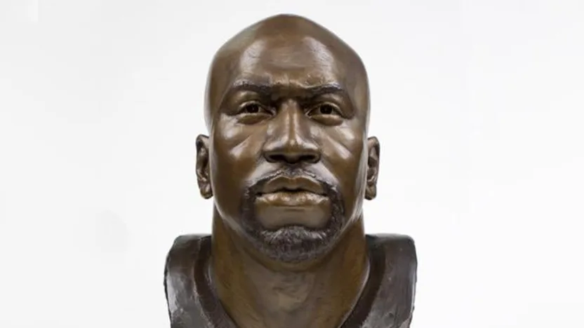 image: Gallery The Class of 2010 Busts - image: 