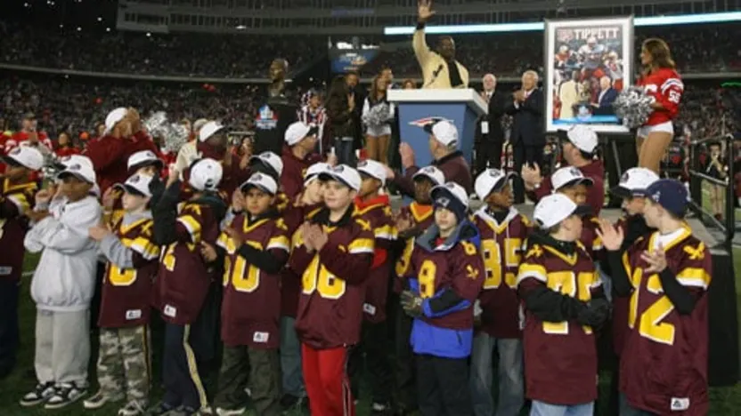 image: Gallery Andre Tippett's Hall of Fame ring presentation - image: 