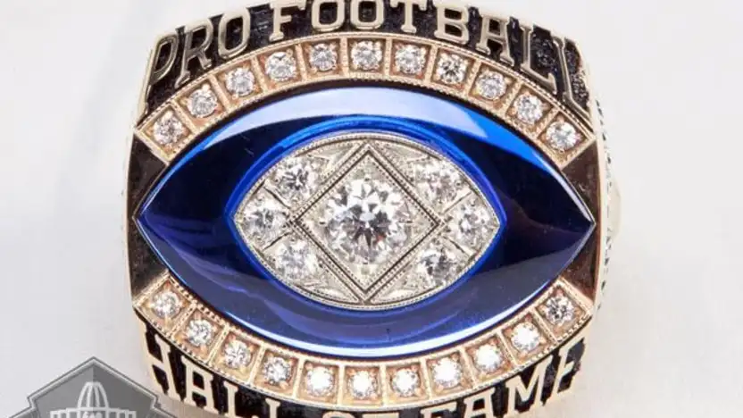 image: Gallery Larry Allen receives his Hall of Fame ring - image: 