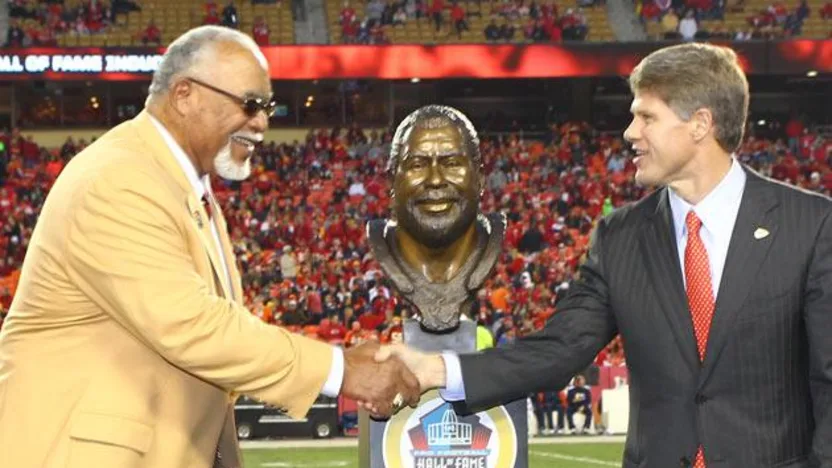 image: Gallery Curley Culp receives his Hall of Fame ring - image: 