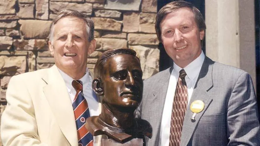 image: Gallery Tommy McDonald, Class of 1998 - image: 