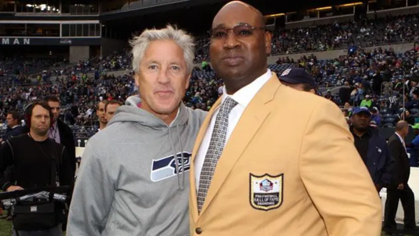image: Gallery Cortez Kennedy receives his Hall of Fame ring - image: 