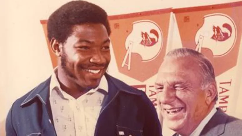 image: Gallery Lee Roy Selmon, Class of 1995 - image: 