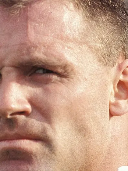 image: Howie Long