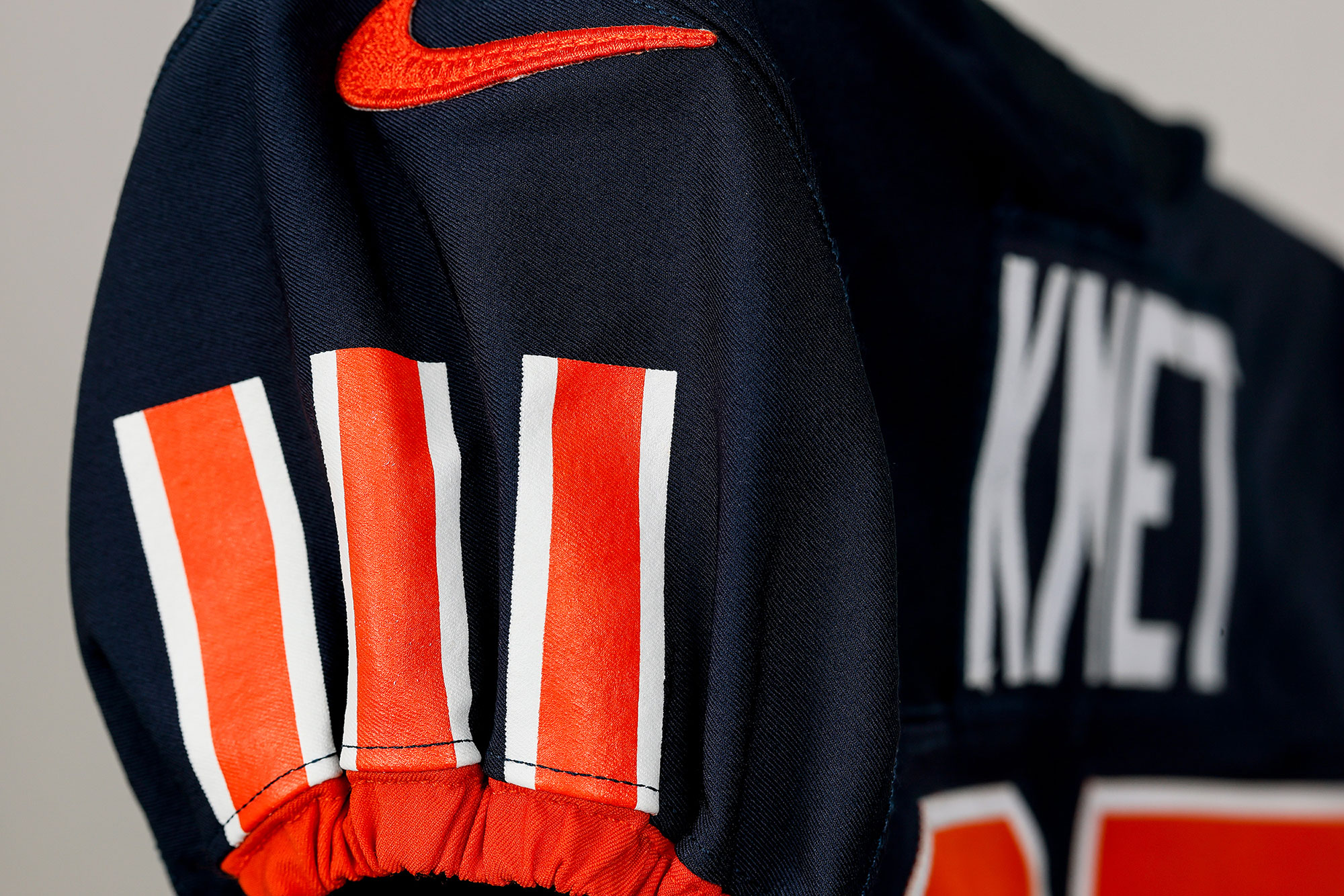 Jersey detail view: vertical stripes