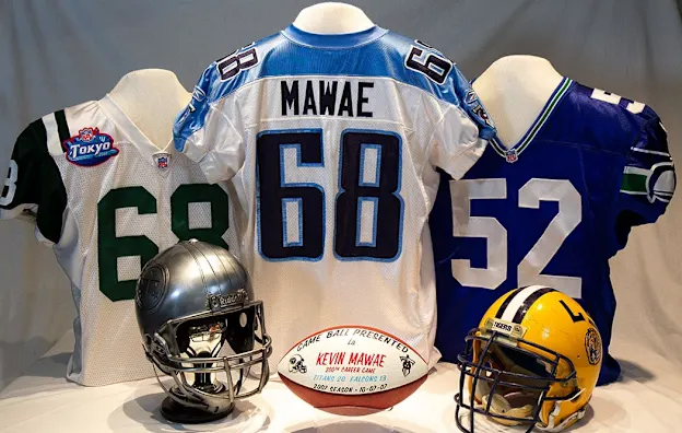 image: News Kevin Mawae Donates Artifacts To The Hallmawae-donation