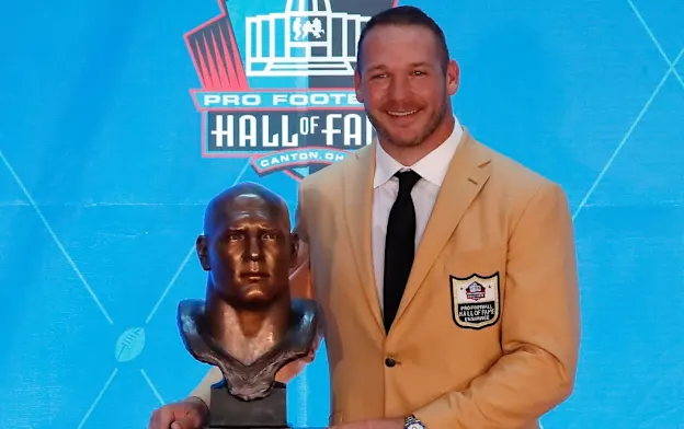 image: News HOF The Mission: Brian Urlacher & Mike SingletaryUrlacherWeb1050