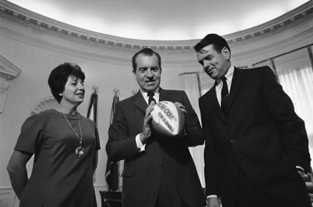 image: News FOOTBALL FAN IN CHIEF Coach_Richard_Nixon