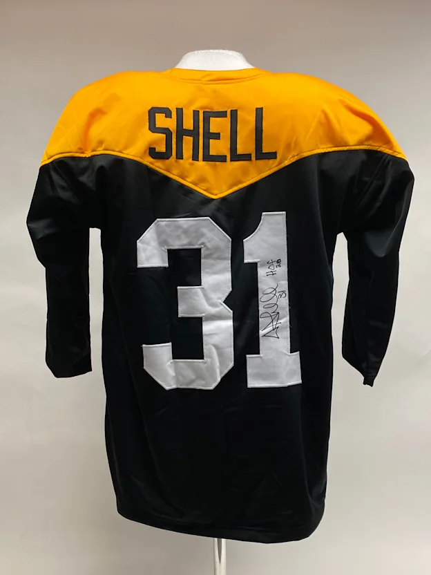 image: News Donnie Shell Collection to the Hall2020.14.1_2
