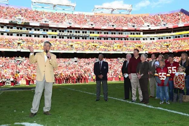 image: News Hanburger gets ring in Washington