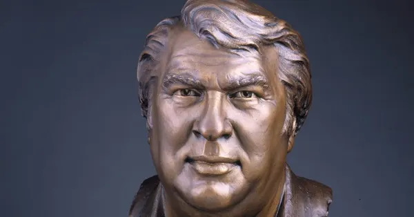 image: News Pro Football Hall of Fame to Debut "Talking Bronzed Bust" at Super BowlMaddenBustSocial