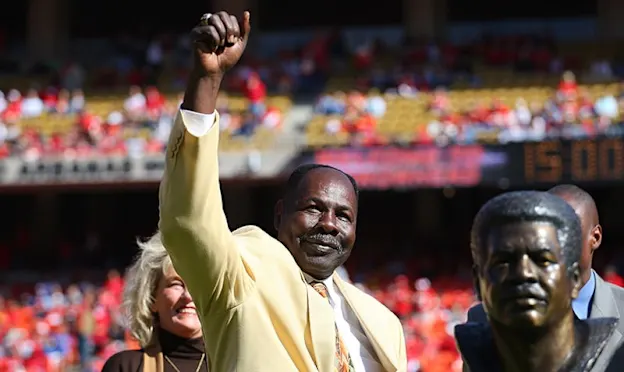 image: News EMMITT THOMAS SELECTED AS PFWA 2018 PAUL ZIMMERMAN AWARD WINNERthomas-emmitt-z-winner-800