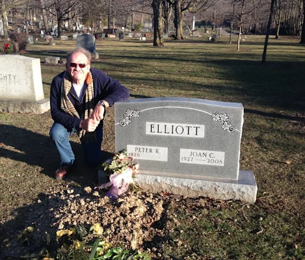 image: News Dierdorf pays respects to late HOF Director