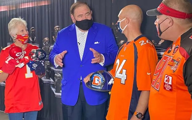 image: News Ford Hall of Fans Honors 2020 Class at Hall of Fame with Unveiling of DisplaysFordHOFFans1050