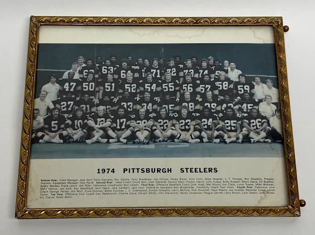 image: News Donnie Shell Collection to the Hall2020.14.6_1